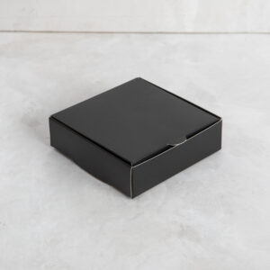 Caja en una pieza “Black” 10x10x3 cm – 10 U
